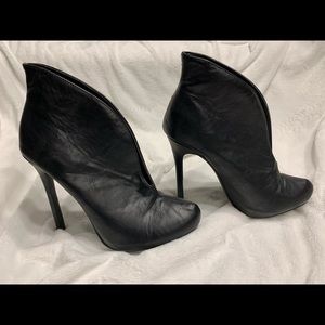 Booties with heel